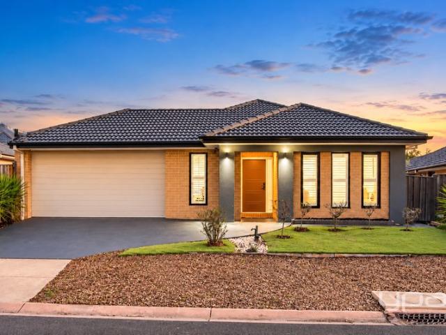 House for sale in Sanctuary Lakes, Melbourne
