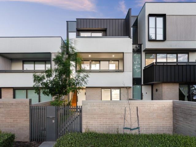 Townhouse for sale in Box Hill North, Melbourne