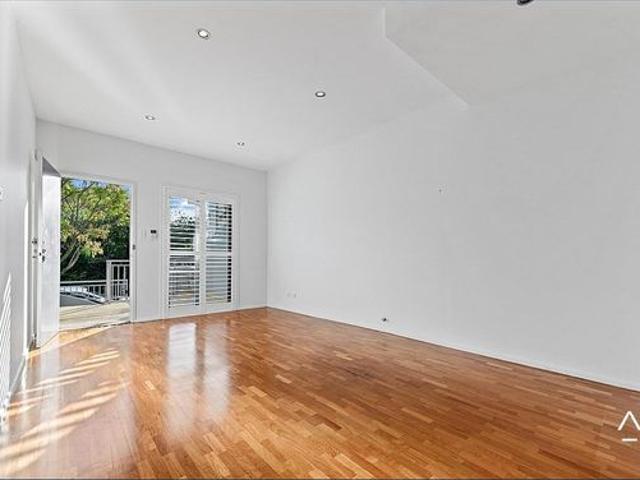 Townhouse for rent in Sydney, New South Wales