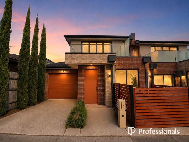 Townhouse for sale in Camerons Creek, Victoria