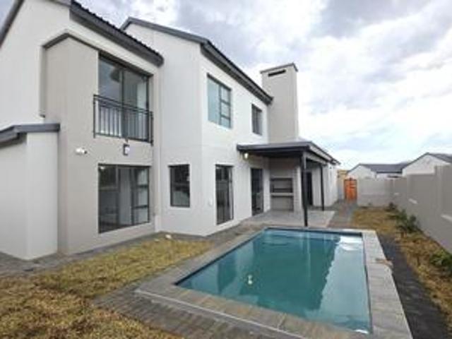 House for sale in Hartbeespoort Dam Nature Reserve