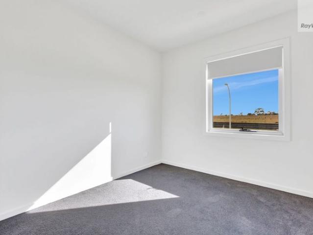 Townhouse for rent in Camerons Creek, Victoria