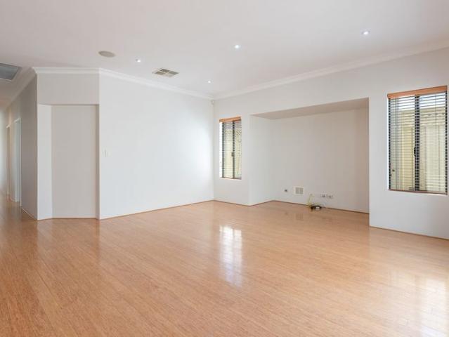House for rent in Wembley, Town of Cambridge