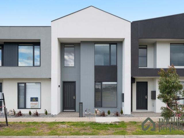 Townhouse for rent in Beveridge, Victoria