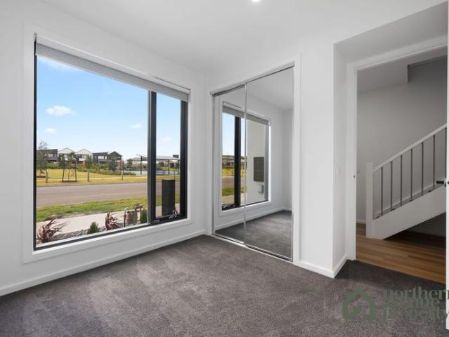 Townhouse for rent in Beveridge, Victoria