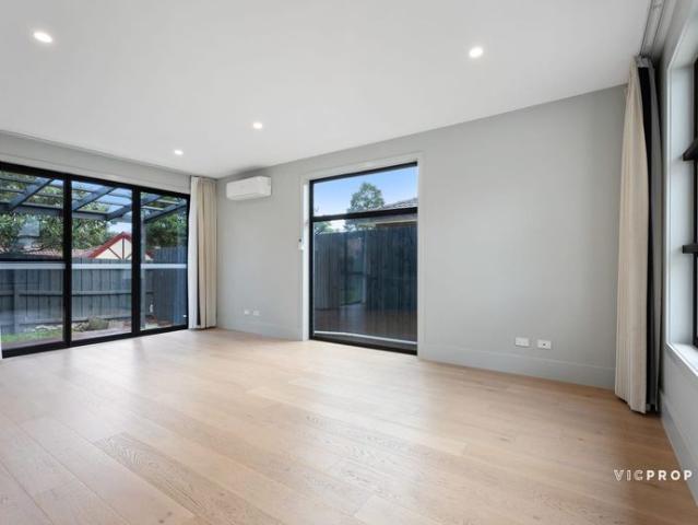 Townhouse for rent in Camerons Creek, Victoria