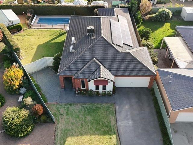 House for sale in Kaarimba, Victoria