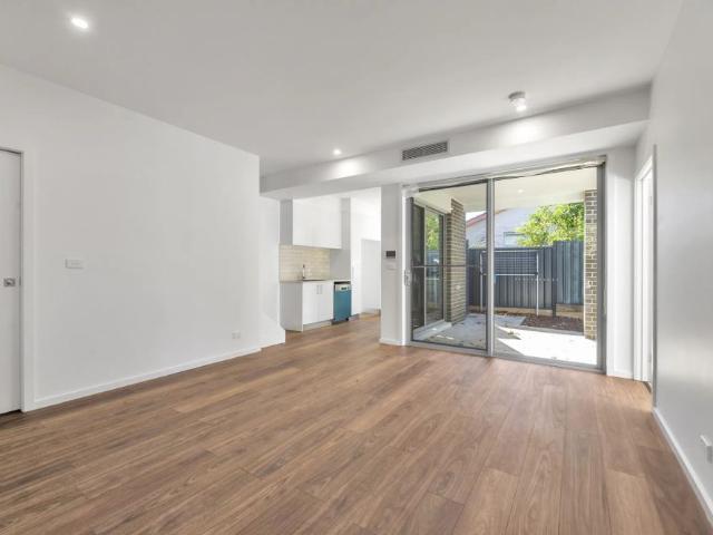 Townhouse for rent in Woden, Australian Capital Territory
