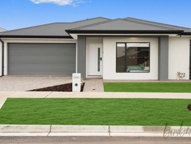 House for sale in Kinbrook, Melbourne