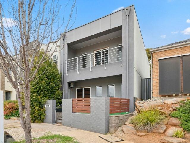 Townhouse for rent in Horseshoe Creek, South Australia