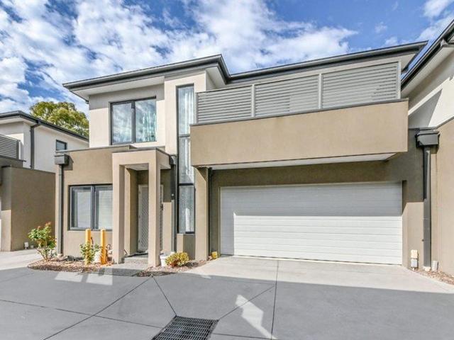 Townhouse for sale in Camerons Creek, Victoria