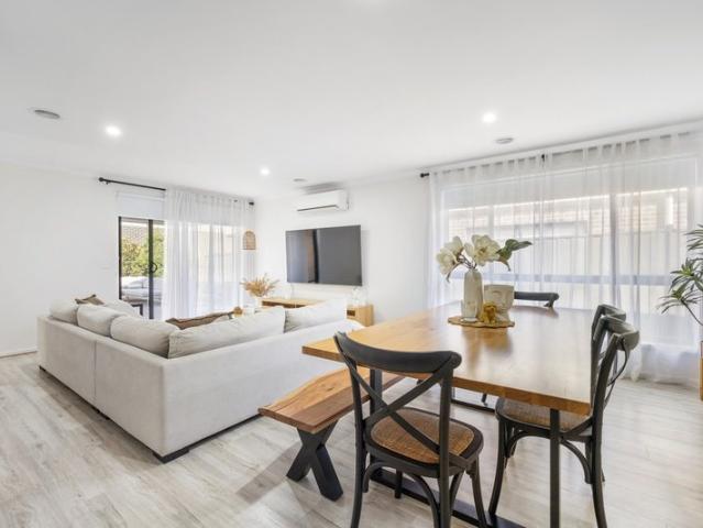 House for sale in Botanic Ridge, Melbourne