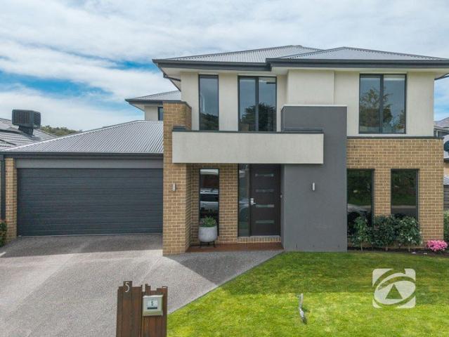 House for sale in Pink Hill Estate, Melbourne