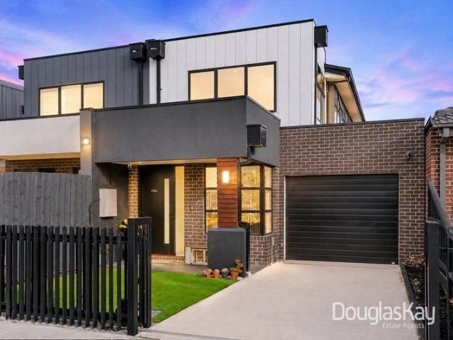 Townhouse for sale in Camerons Creek, Victoria