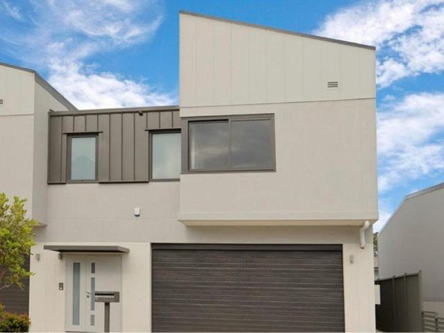 Townhouse for rent in Sydney, New South Wales