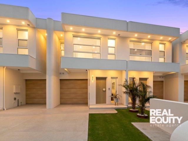 Duplex for sale in Holsworthy, Sydney