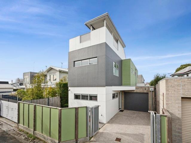 Townhouse for sale in Geelong, Victoria