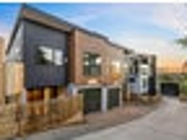 Townhouse for sale in Wairau Valley