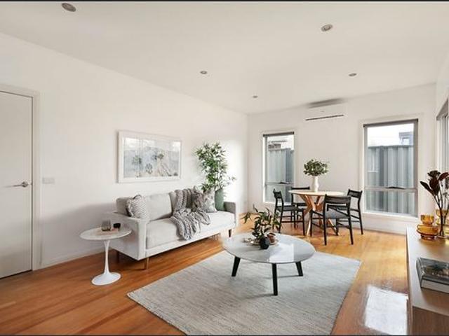 Townhouse for rent in Pascoe Vale South, Melbourne