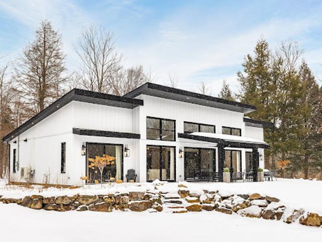 House for sale in Memphrémagog, Quebec