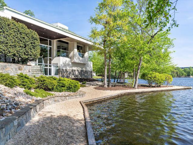 House for sale in Falls Church House for sale in Falls Church