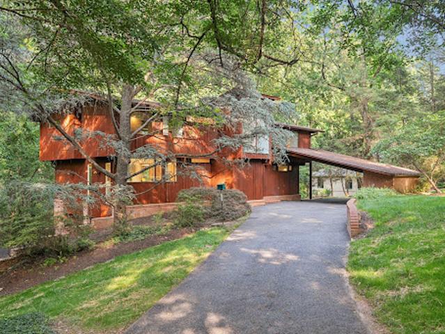 House for sale in West Mclean