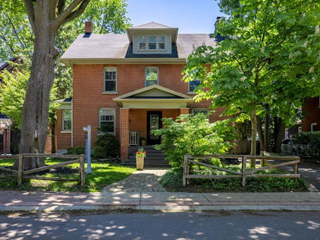 House for sale in Aurora, Ontario