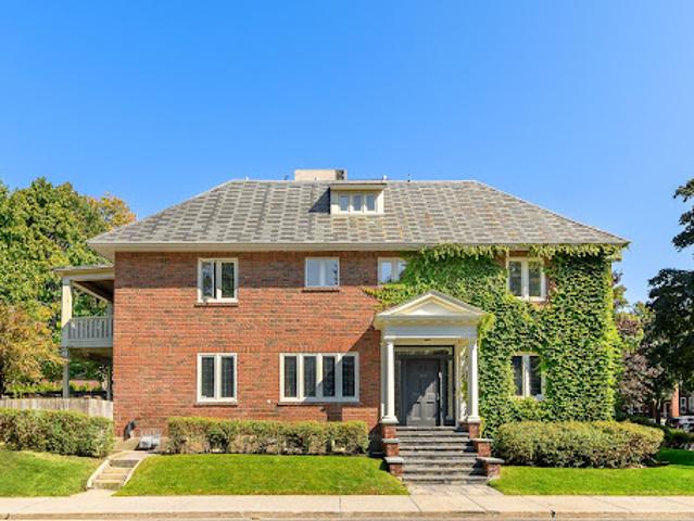 House for sale in Westmount