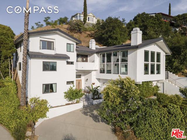 House for sale in Glendale