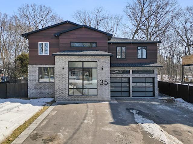House for sale in Sainte-marthe-sur-le-lac