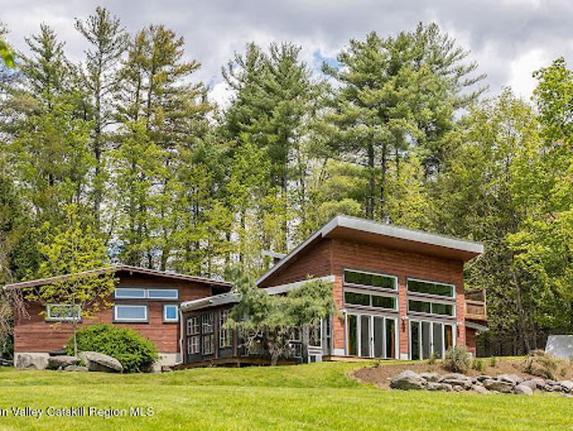 House for sale in Bearsville, New York