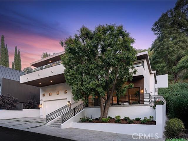 House for sale in Beverly Hills