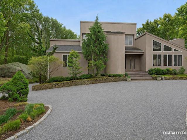 House for sale in Wainscott, New York