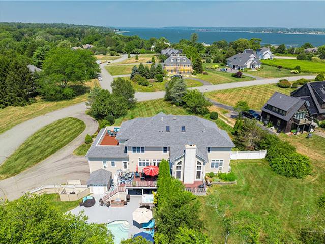 House for sale in Portsmouth, Rhode Island