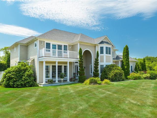 House for sale in Portsmouth, Rhode Island