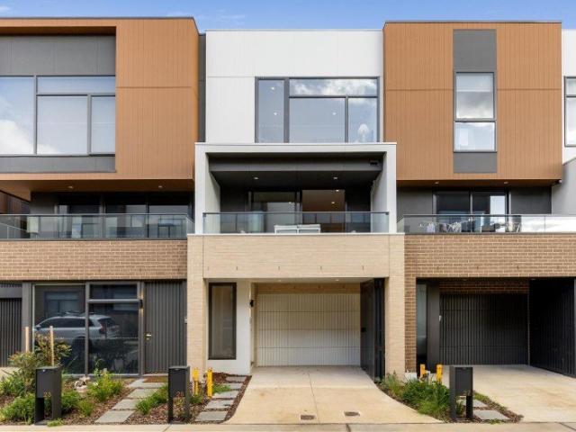 Townhouse for sale in Camerons Creek, Victoria