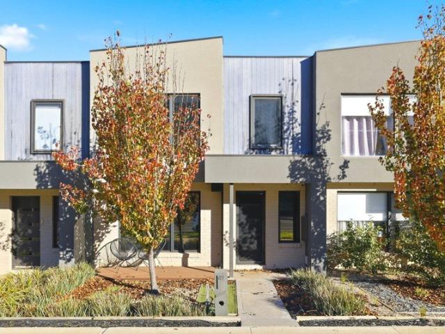 Townhouse for sale in Bacchus Marsh, Victoria