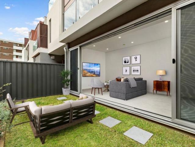 Townhouse for rent in Wollongong West, New South Wales