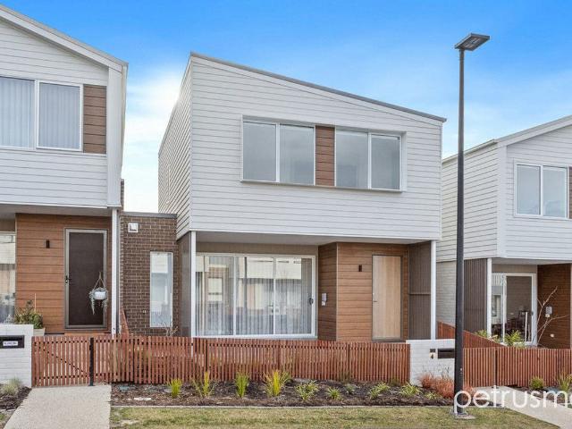 Townhouse for sale in Hobart, Tasmania