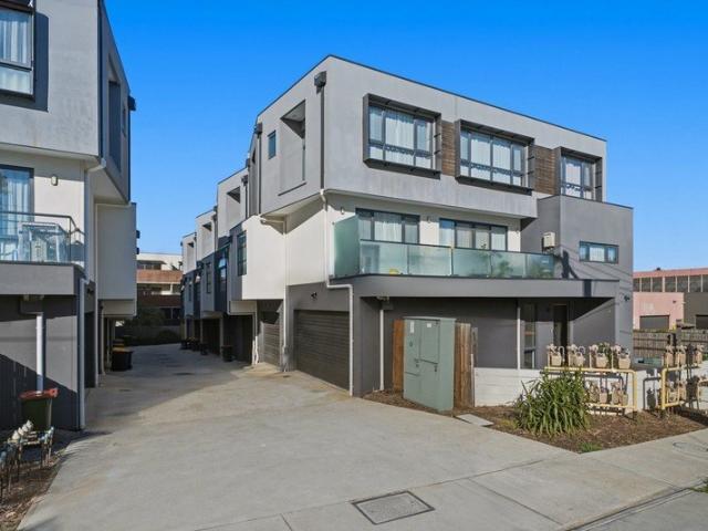 Land for rent in Camerons Creek, Victoria