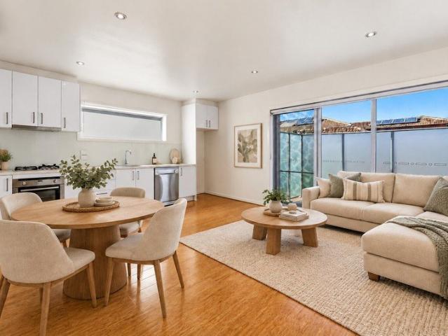 Apartment for rent in St Kilda East, Melbourne