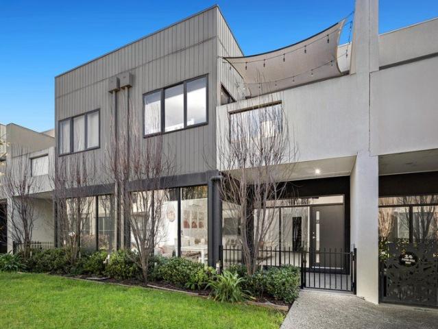 Townhouse for sale in Camerons Creek, Victoria