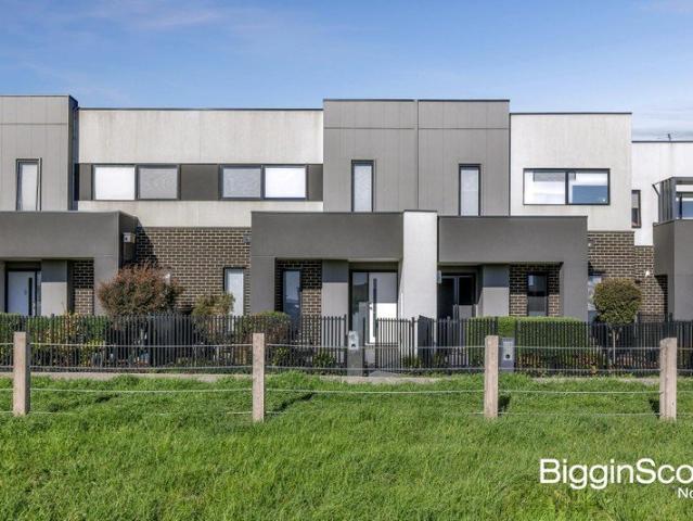 House for rent in Aurora Estate, Melbourne