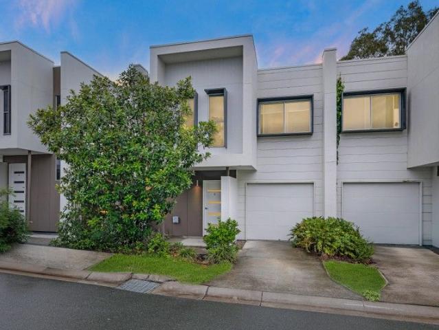 Townhouse for sale in Fernbrook, Queensland