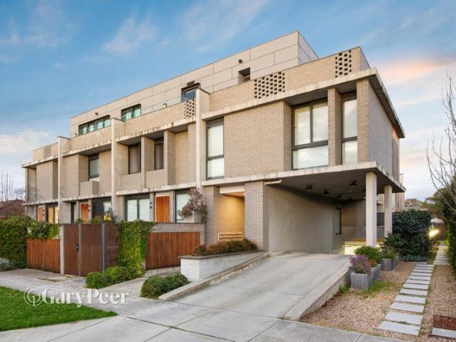 Townhouse for sale in McKinnon, Melbourne