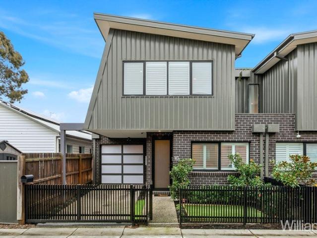 Townhouse for sale in Camerons Creek, Victoria