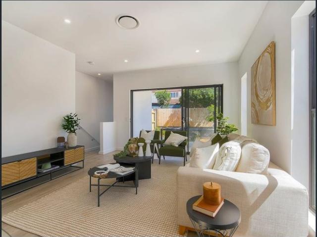 Townhouse for rent in Toombul, Queensland