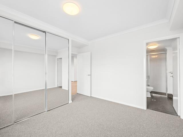Apartment for sale in Cloverdale, Western Australia