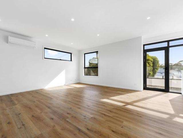 Townhouse for rent in Camerons Creek, Victoria