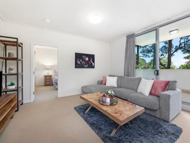 Apartment for sale in Lower North Shore, Sydney